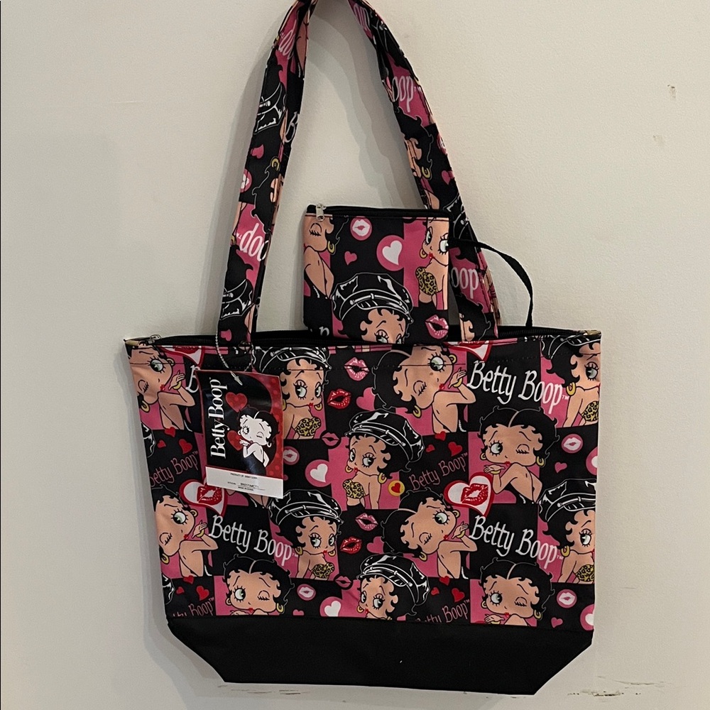NWT Betty Boop Black, Pink & Red Graphic Tote with Wristlet and socks